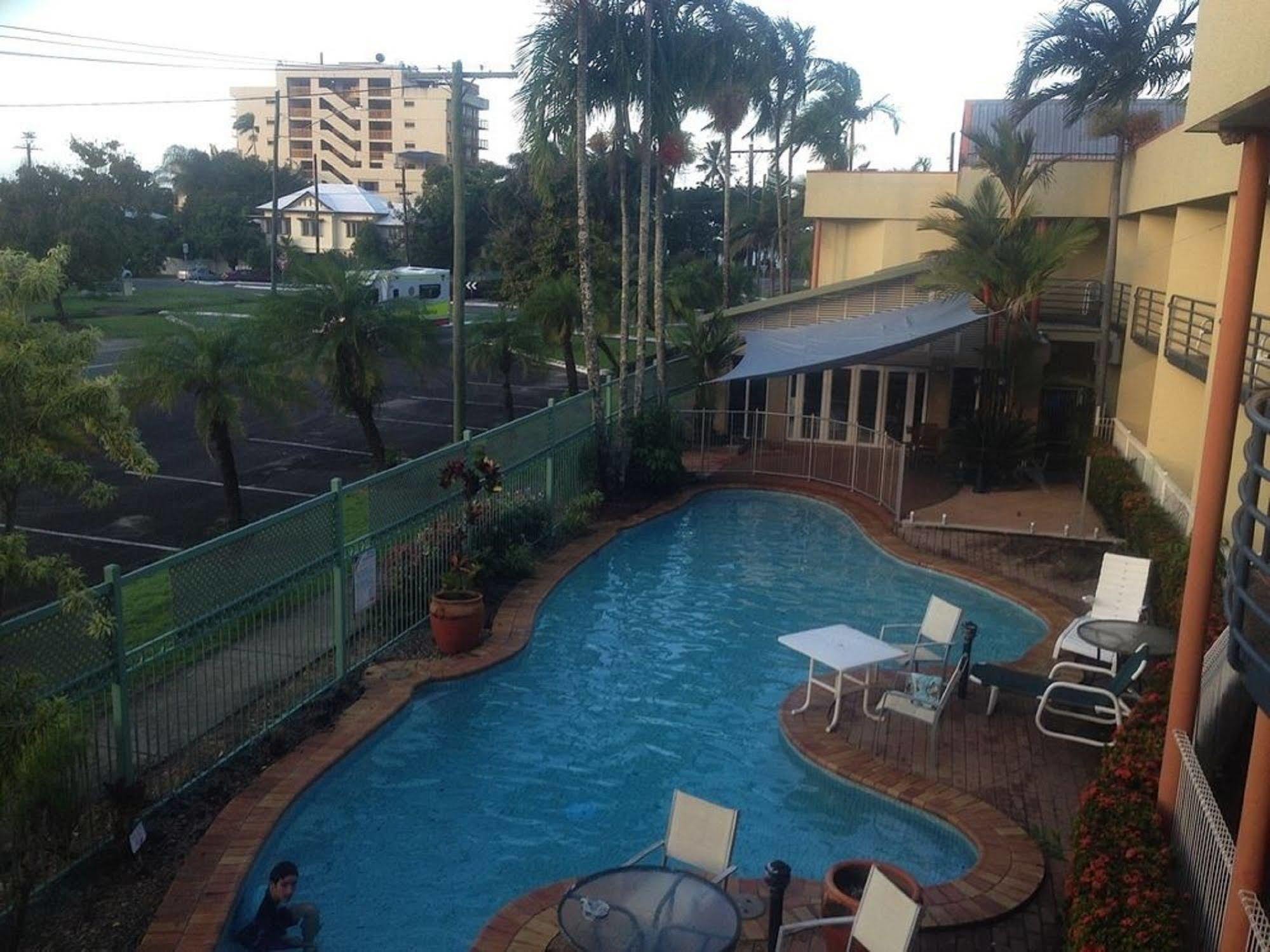 Tropical Queenslander Cairns Exterior photo